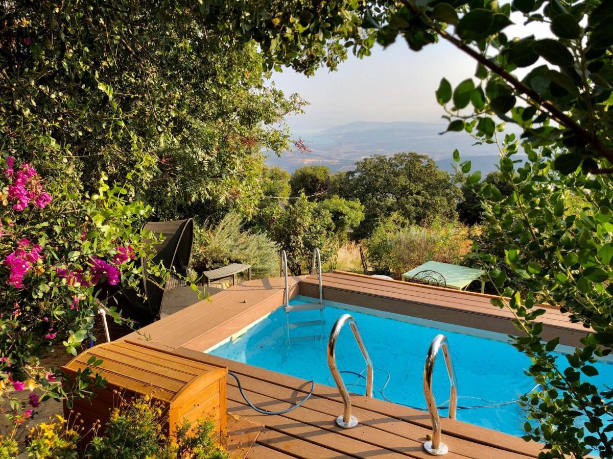 Rose Garden - Gan Vradim Villa Amirim Exterior photo