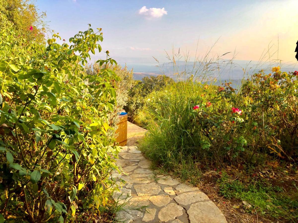 Rose Garden - Gan Vradim Villa Amirim Exterior photo
