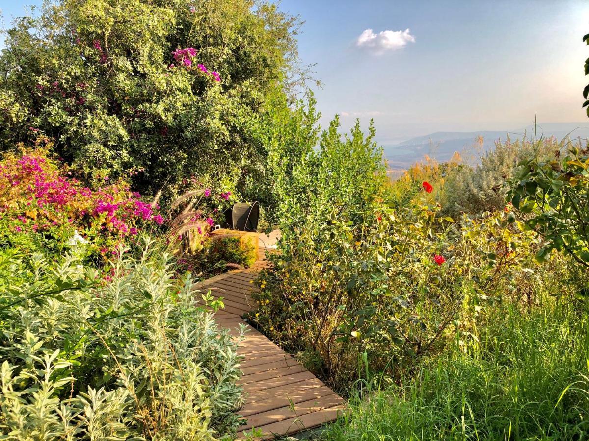 Rose Garden - Gan Vradim Villa Amirim Exterior photo