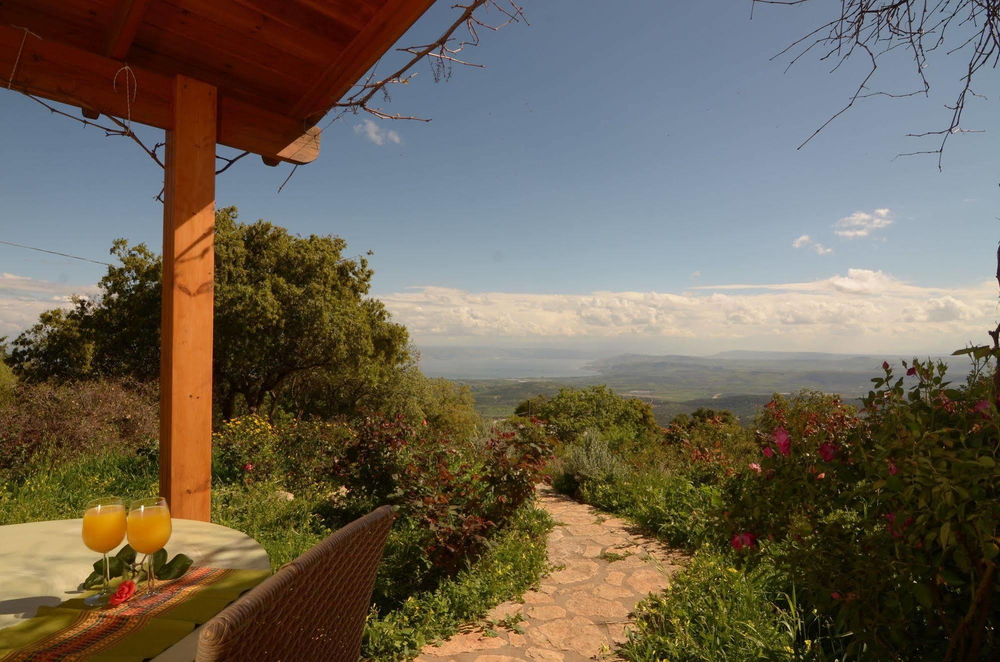 Rose Garden - Gan Vradim Villa Amirim Exterior photo